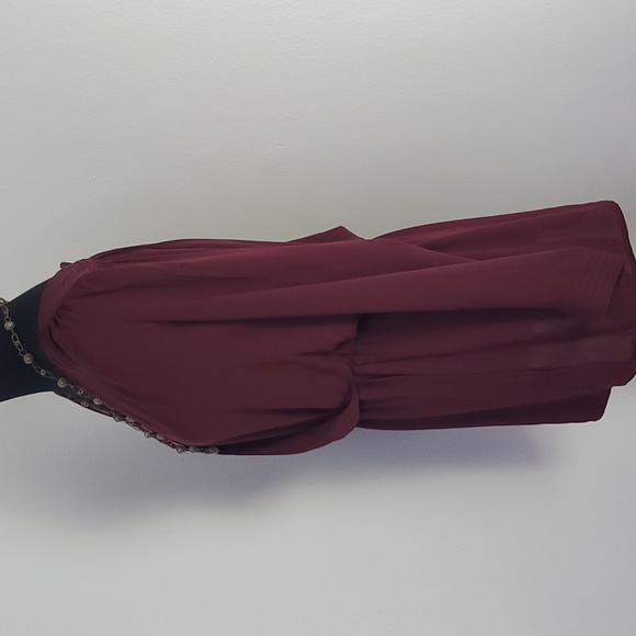 NWT Chic Cache burgundy blouse with peek a boo cutout in back. - Picture 2 of 10